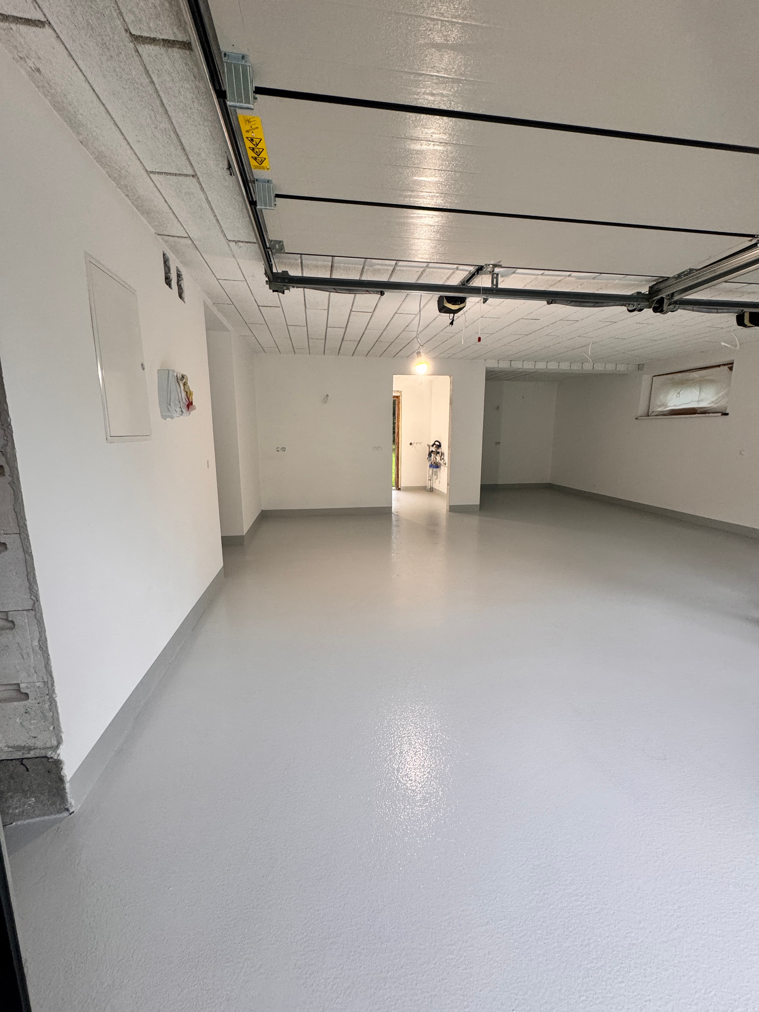 Posadzka przemysłowa w garażu z halą warsztatową - Nowy Sącz - zdjęcie 1